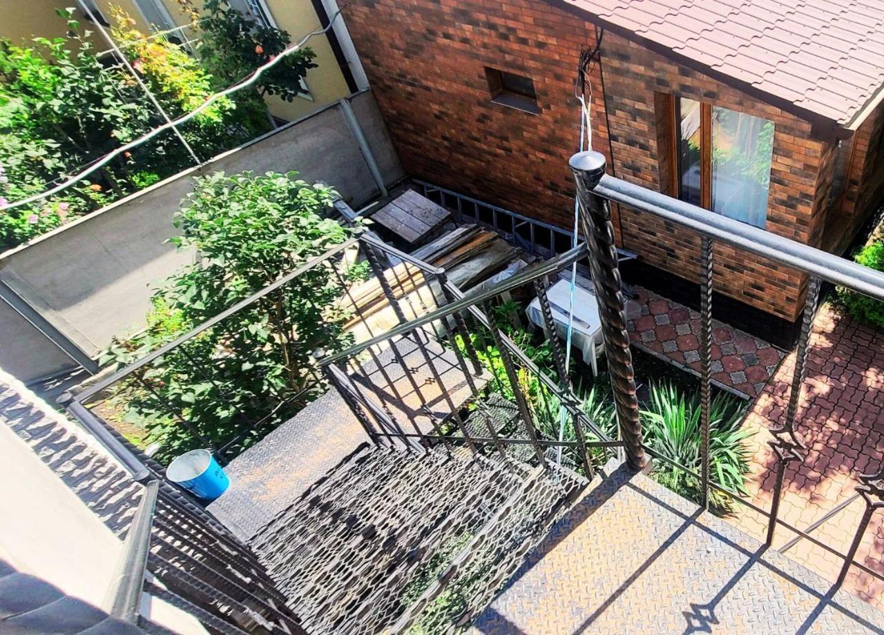 Апартаменти В Будиночку Біля Софіївського Парка Uman Exterior photo